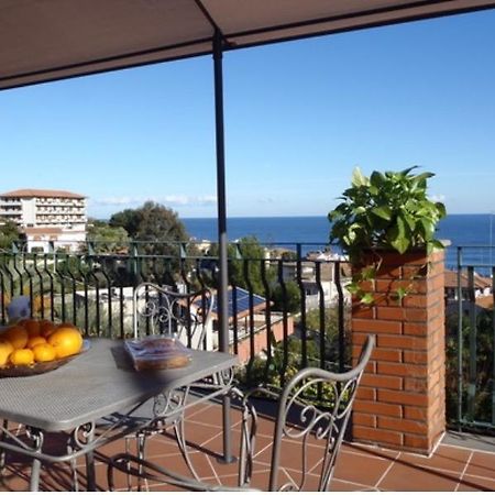 La Magnolia Appartement Aci Trezza Buitenkant foto