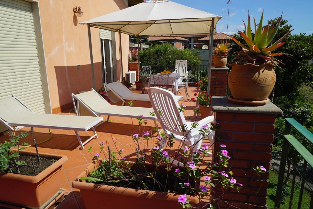 La Magnolia Appartement Aci Trezza Buitenkant foto