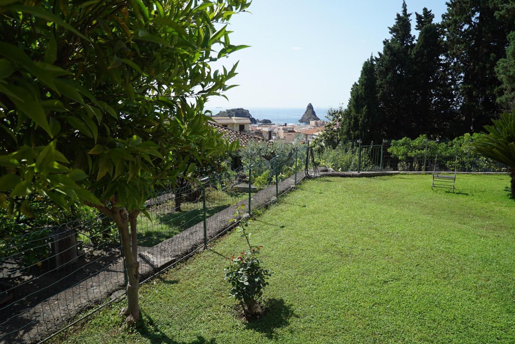 La Magnolia Appartement Aci Trezza Buitenkant foto